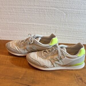 New Balance Women's Light Gray and Neon Yellow Sneakers